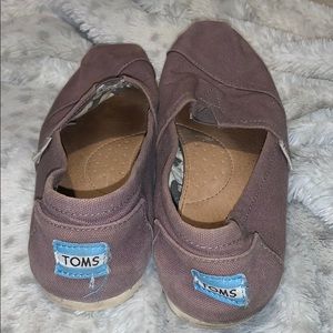 Toms